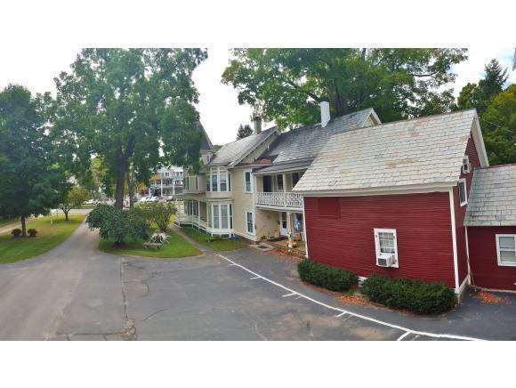 Hugging Bear Inn Bellows Falls Exterior photo